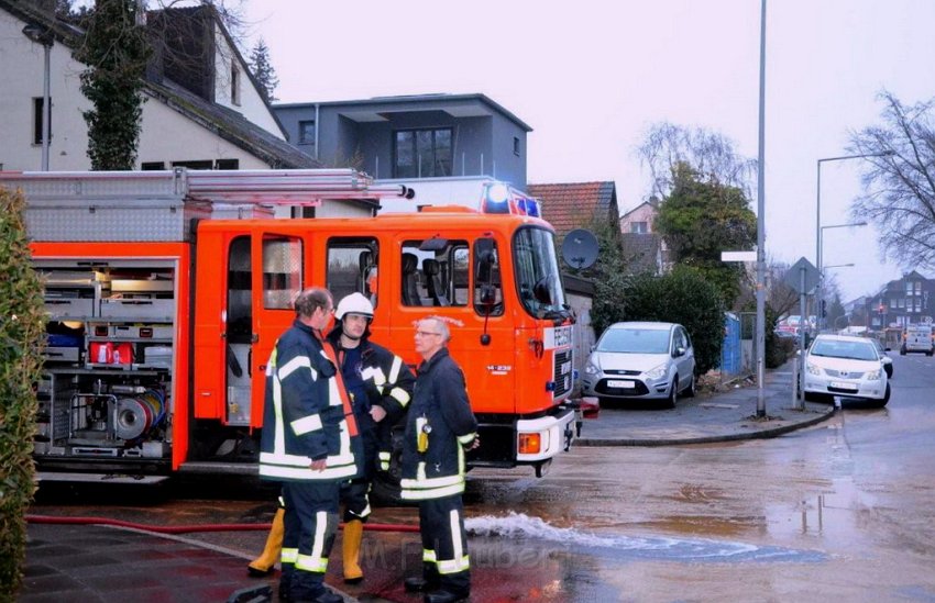Wasserrohrbruch Koeln Weiden Breslauerstr P26.jpg